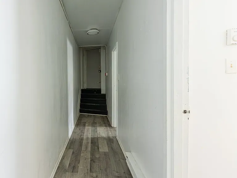 225 Gladstone Ave #103 — Photo 14
