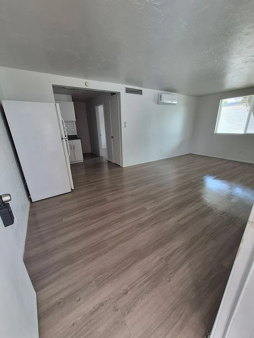 Alvernon Apartments — Photo 3