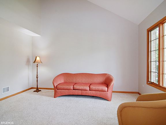 4th image of 24611 W Tufton St