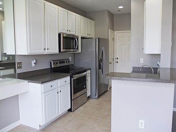 3rd image of 9184 Great Lakes Cir