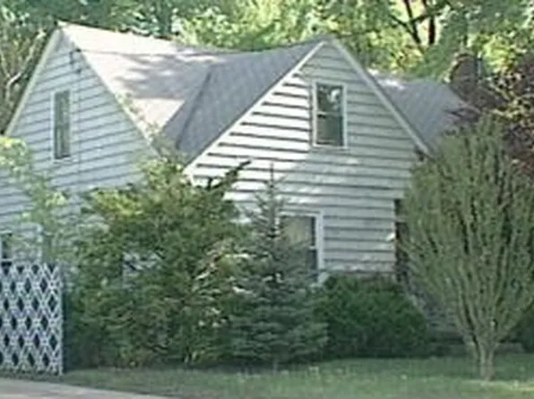1172 Clearview St NW, Warren, OH 44485