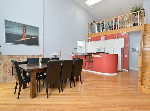 2nd image of 2133 N Southport Ave