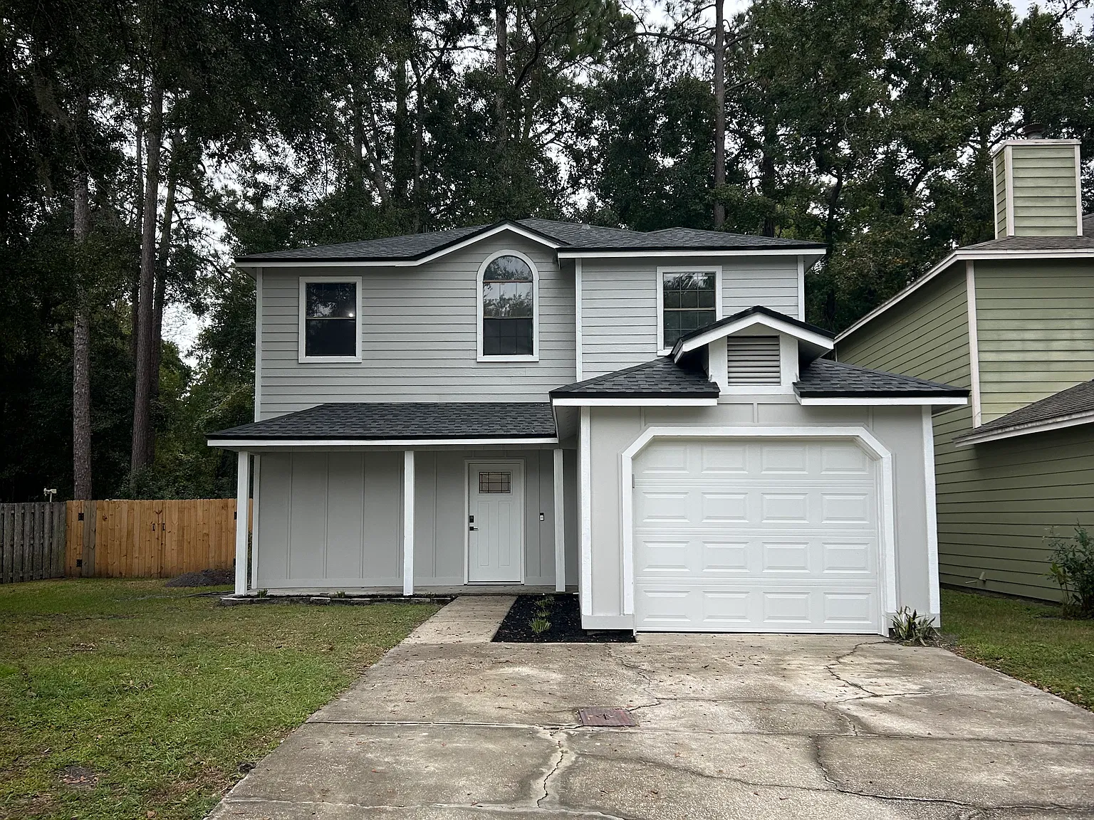3 bed, 2.5 bath, 1692 sqft, $2,000 — Photo 2
