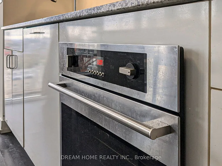 426 University Ave #Penthouse 310 — Photo 3