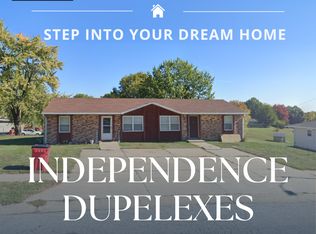 1043 N Arrowhead Ridge Dr #70, Independence, MO 64056