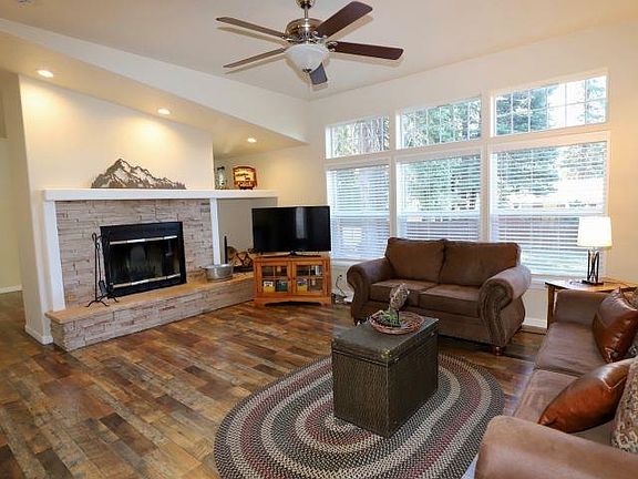 3rd image of 3494 Hill Crest Dr