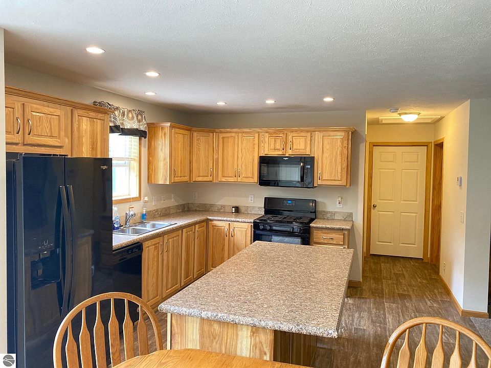 117 Peninsula Dr Prudenville, MI, 48651 Apartments for Rent Zillow