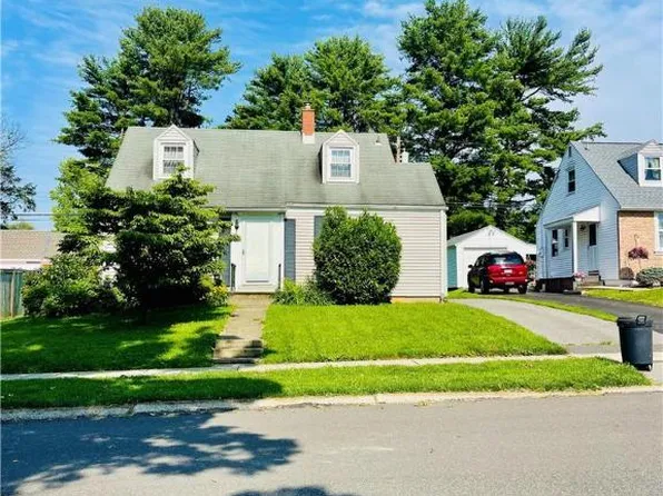 309 Willow Rd, Hellertown, PA 18055