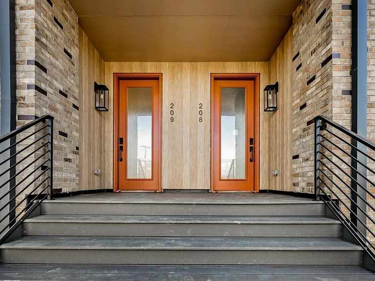 Private exterior entrance