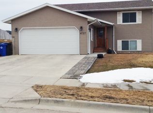 4727 Three Rivers Dr, Rapid City, SD 57701