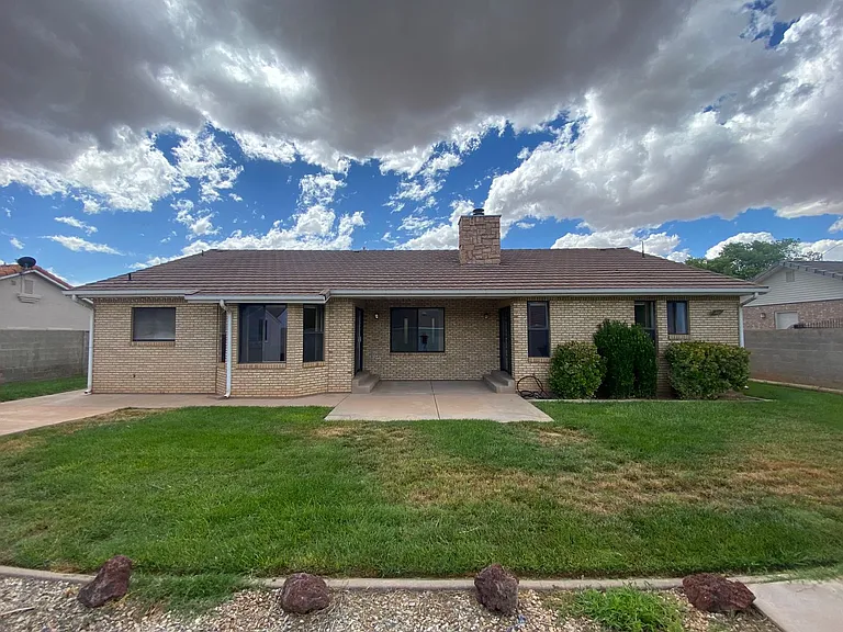 835 S 940 E — Photo 15