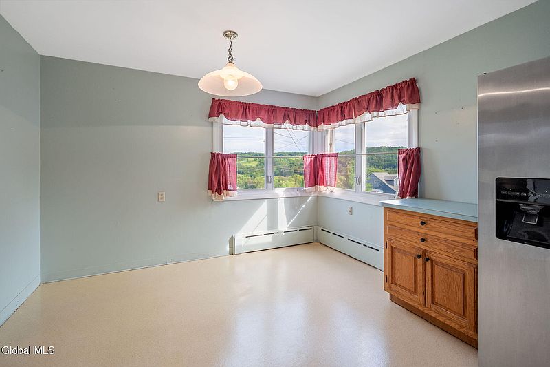 4th image of 1102 Brooker Hollow Road