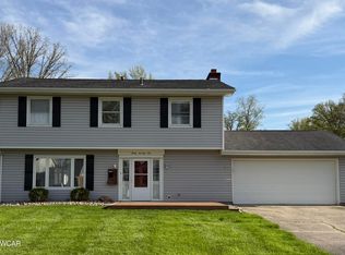 3071 Canterbury Dr, Lima, OH 45805