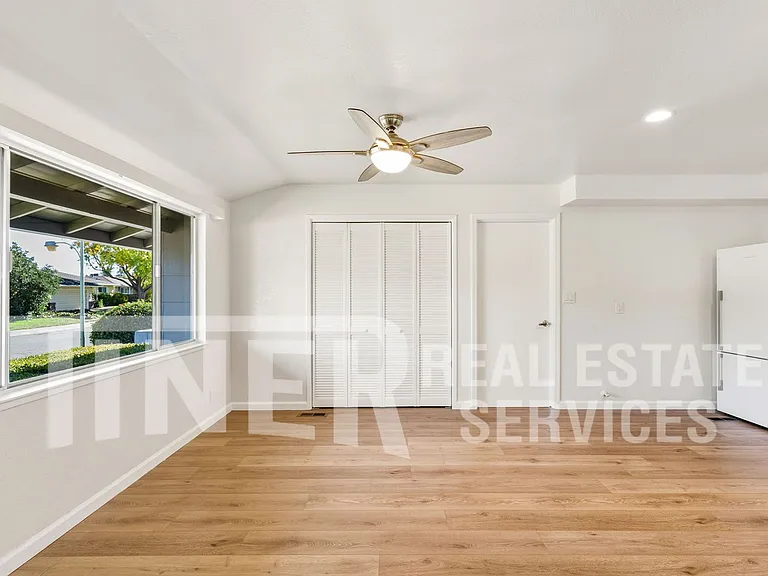 7400 Mooncrest Way — Photo 10