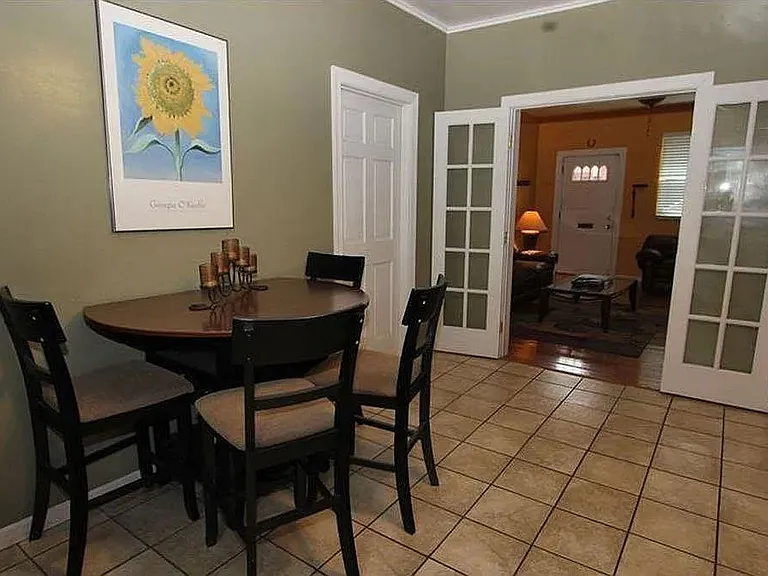 1709 Sarah St — Photo 11