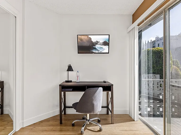 1700 Malcolm Ave — Photo 38