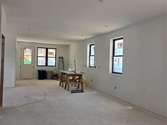 3rd image of 10813 Bristlecone Avenue