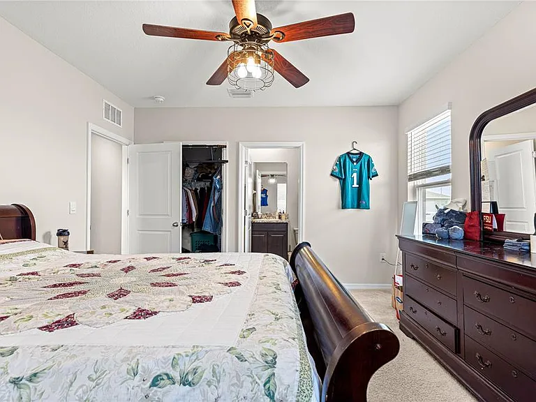 8142 SW 59th Ave — Photo 37