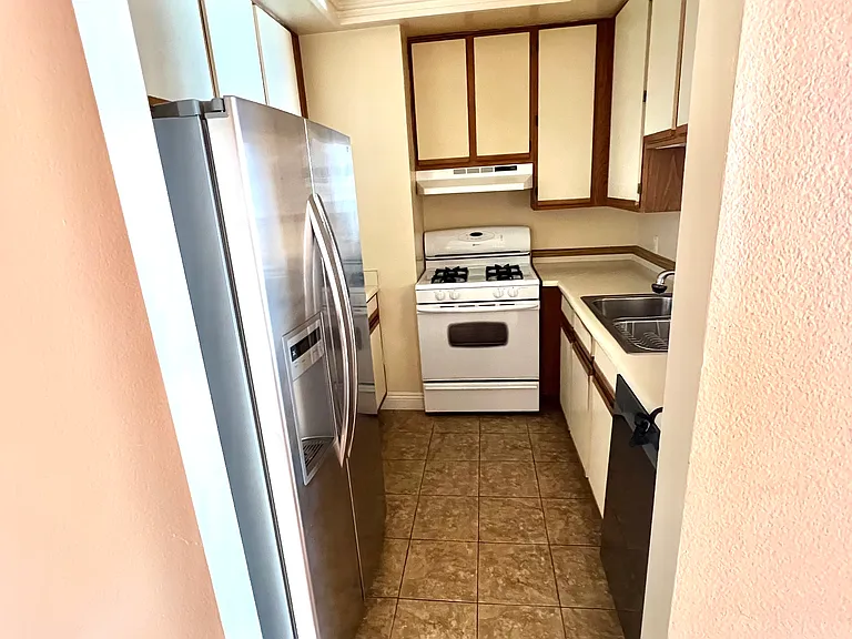 533 S Saint Andrews Pl #416 — Photo 6