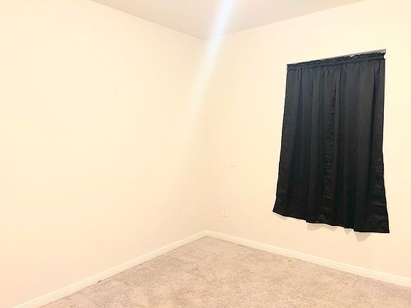 secondary bedroom.