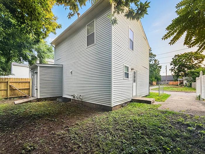 425 Hawkins Ave — Photo 16