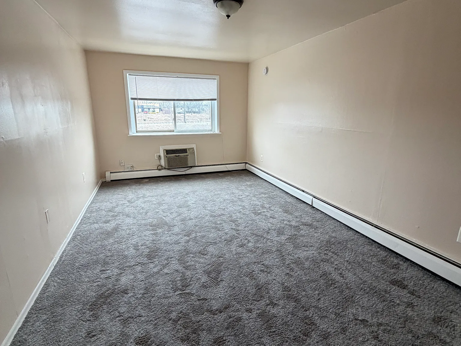 Studio, 370 sqft, $1,225 — Photo 1