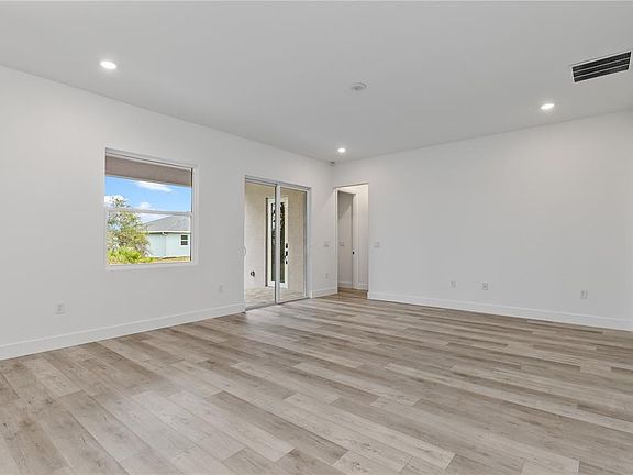 4th image of 13514 Keystone Blvd
