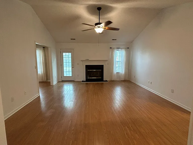 1300 Woodburn Ct — Photo 3