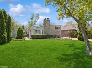 2527 Bel Air Dr, Glenview, IL 60025