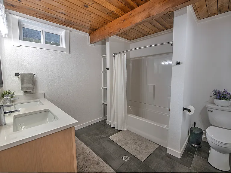 5901 NW Cherry St — Photo 9