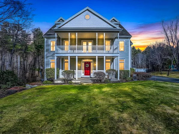 8 Leah Ln, Milford, MA 01757