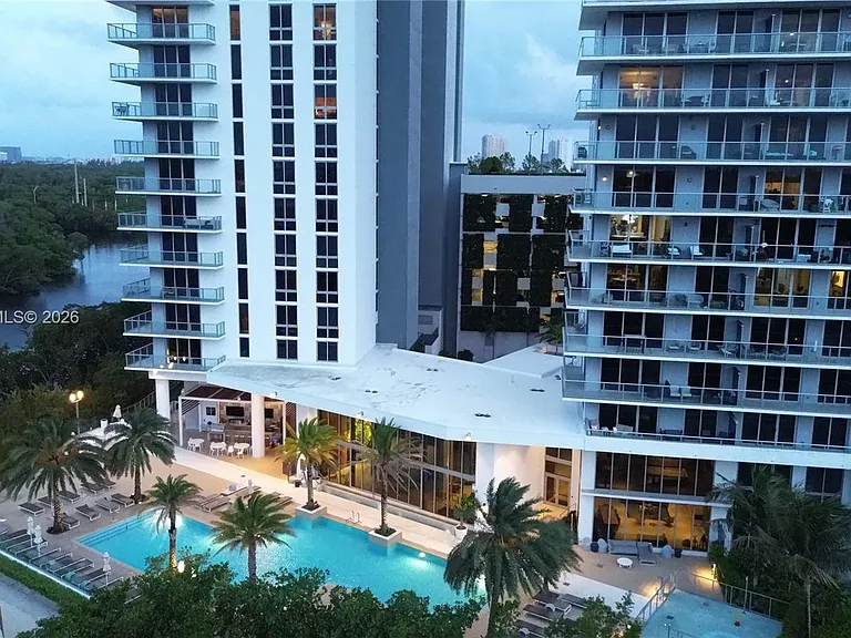 16385 Biscayne Blvd #3120 — Photo 61
