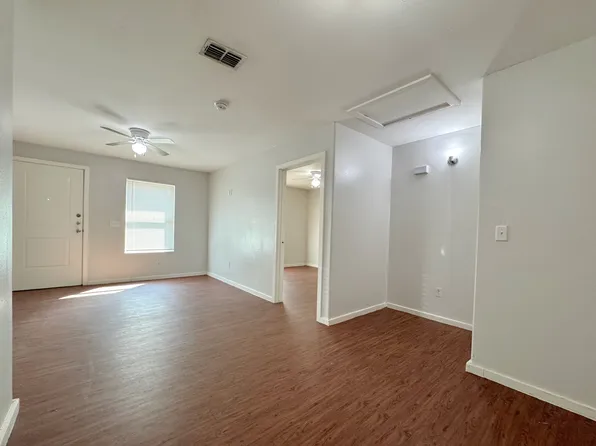 117 N 6th St #1, Donna, TX 78537