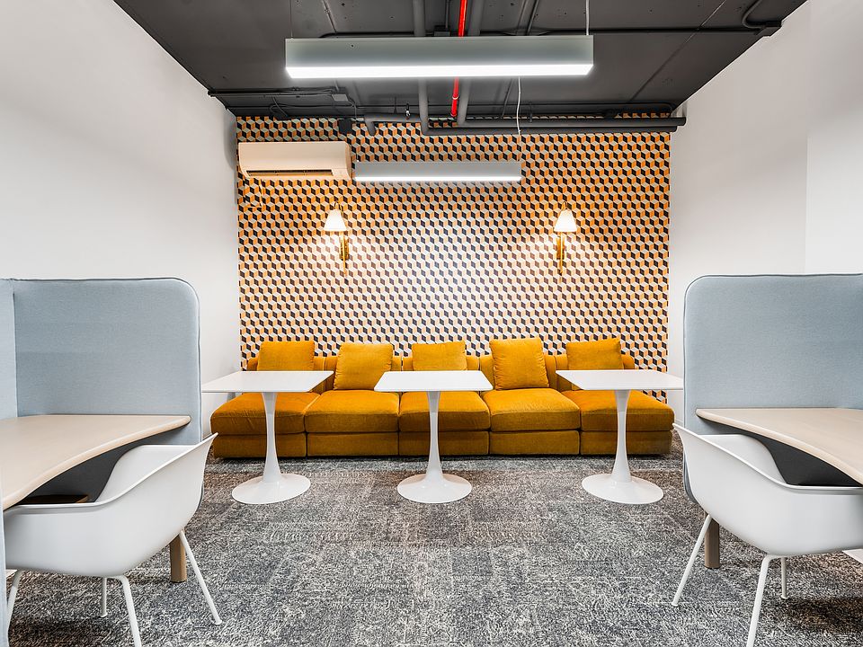 A quiet and productive environment for your workday in the coworking lounge