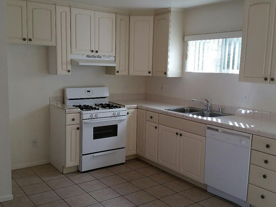 1st image of 15916 Sherman Way APT 4
