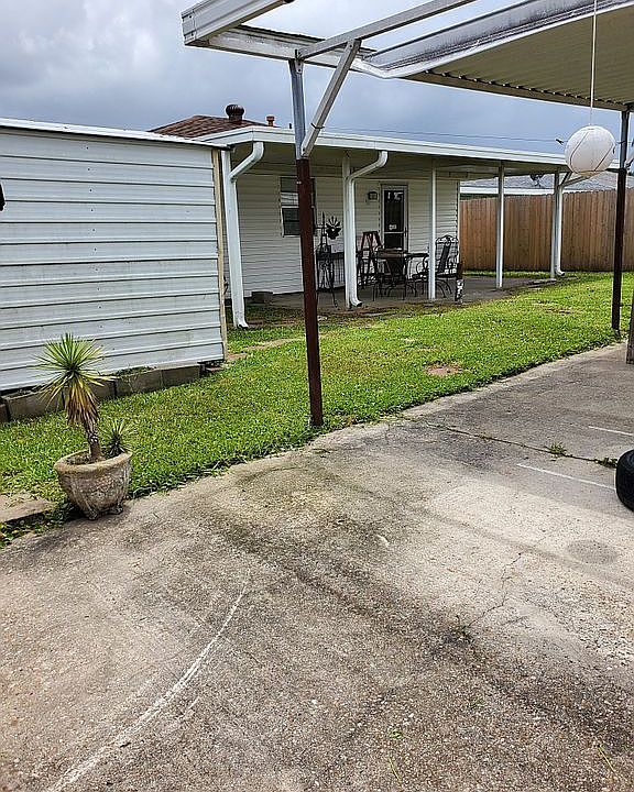 1st image of 632 Sessions Ln