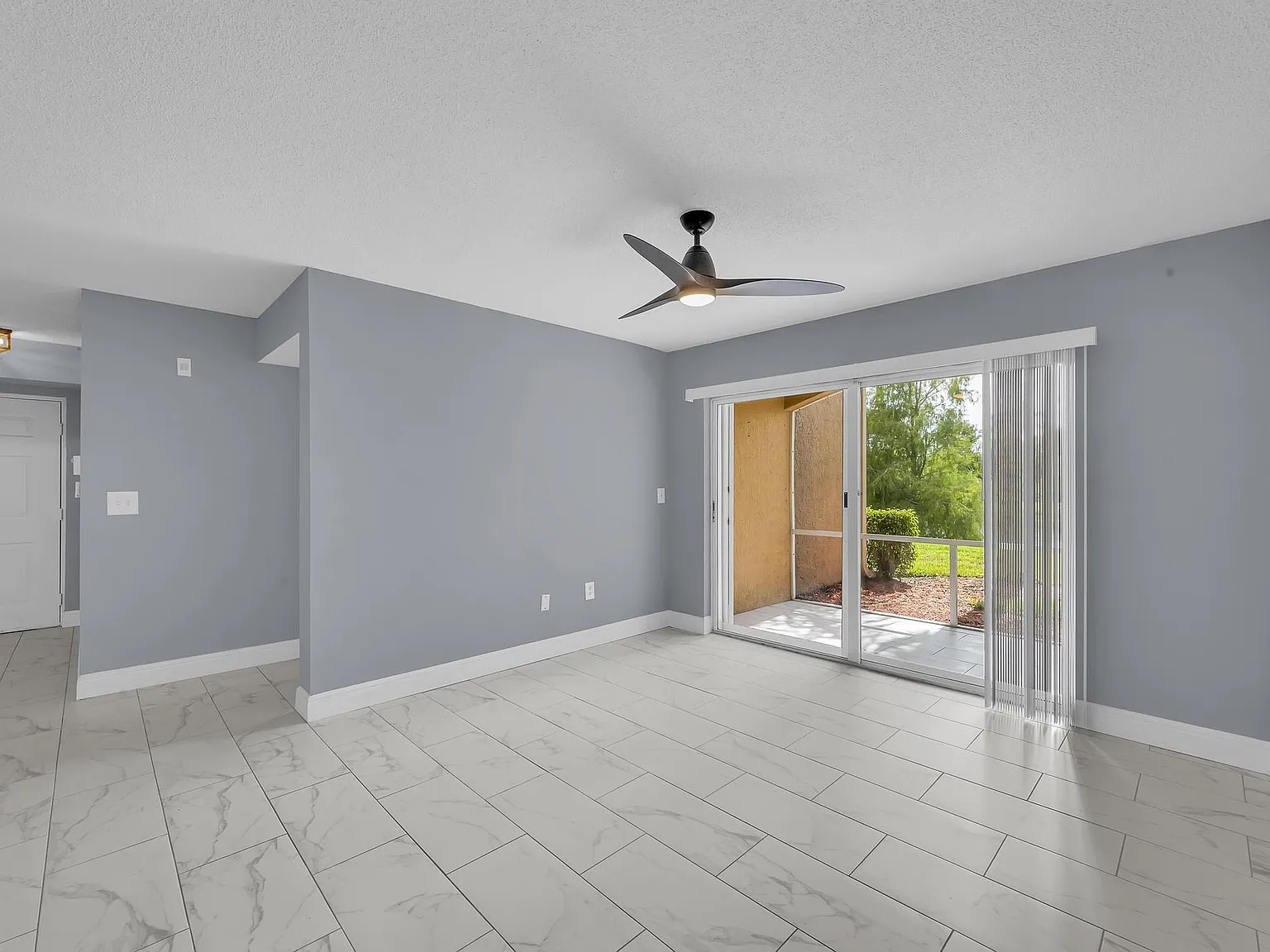 2 bed, 2.0 bath, 1067 sqft, $1,895 — Photo 4