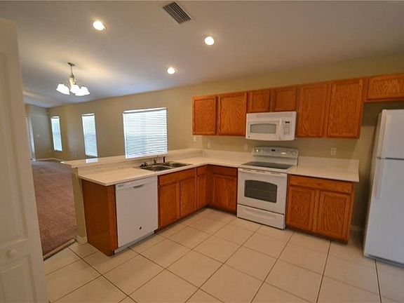 3rd image of 7879 Carriage Pointe Dr