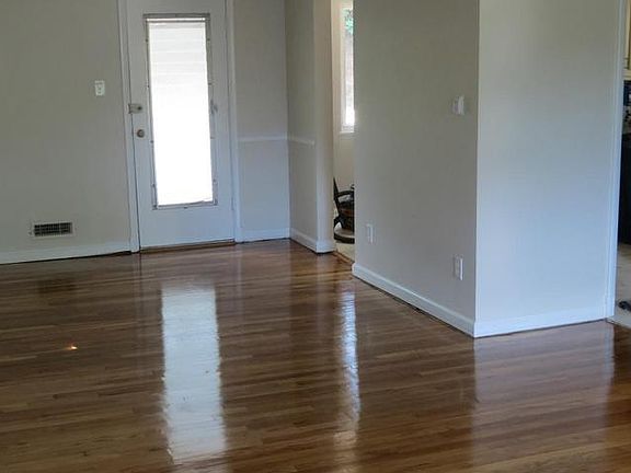 5th image of 304 Burnt Mills Ave