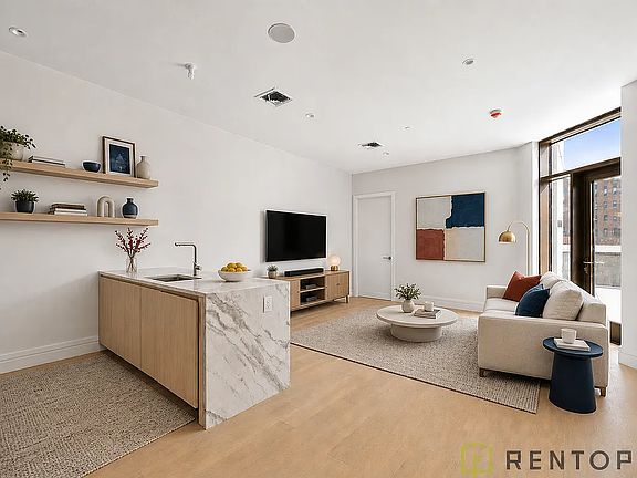 2nd image of 960 Franklin Ave #124