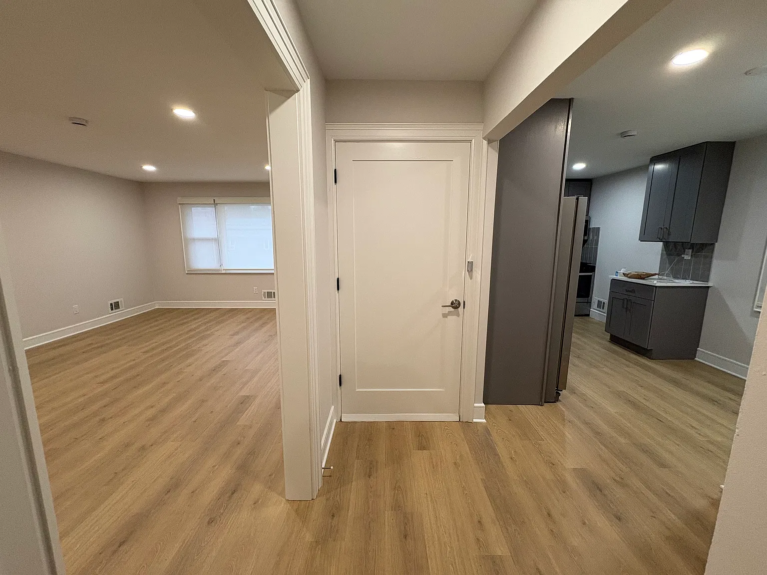 2 bed, 1000 sqft, $2,900 — Photo 2