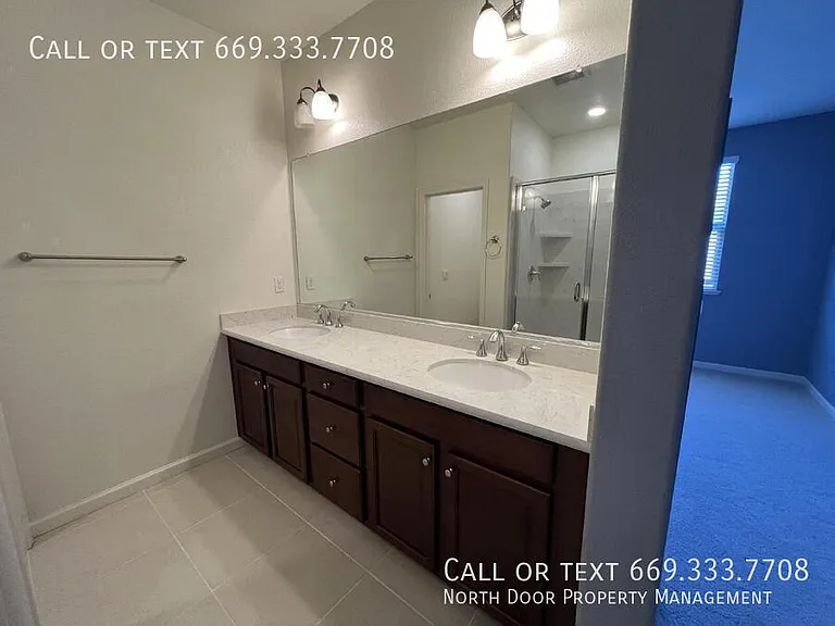 2762 Ferrara Cir — Photo 34