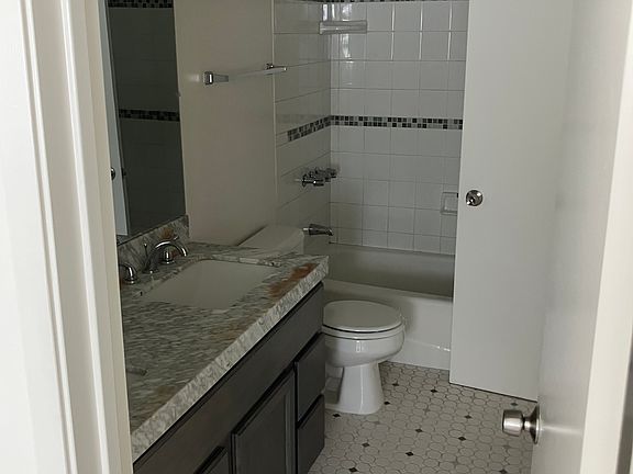 4th image of 6250 Holabird St APT 6