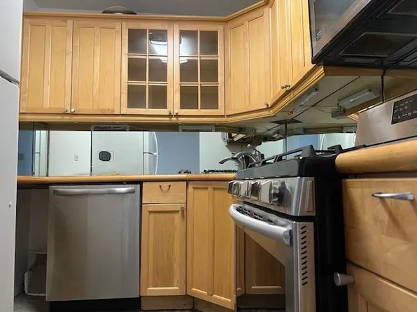 7002 Blvd East image 2 of 35