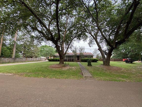2nd image of 944 Fortenberry Dr