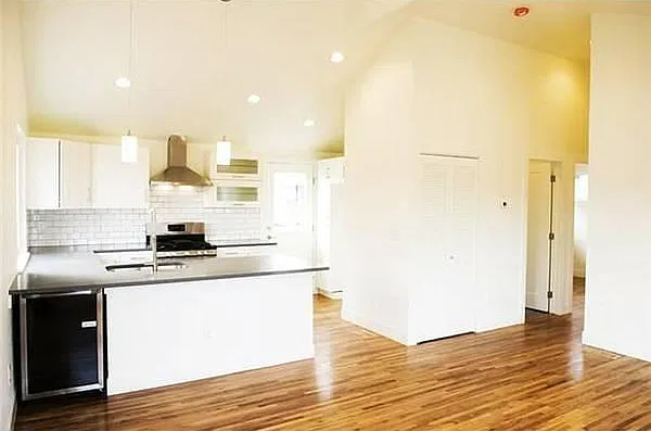 2 bed, 762 sqft, $2,500 — Photo 2