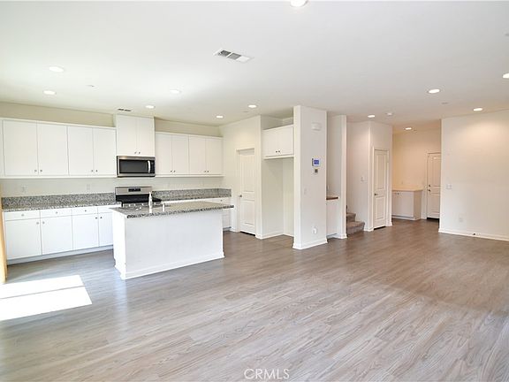 3rd image of 27371 Red Rock Rd