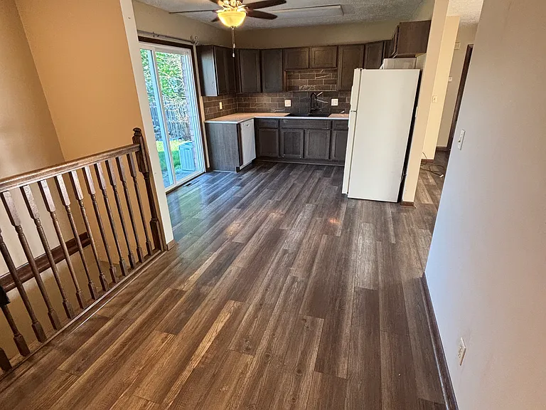 2615 Palmer Dr — Photo 2