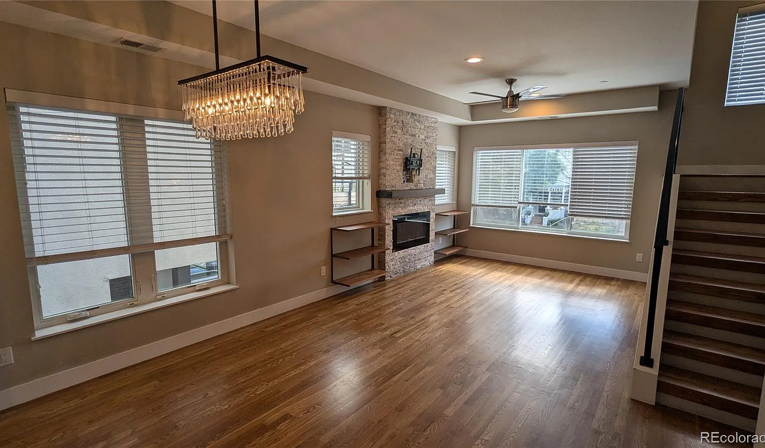 3 bed, 3.5 bath, 1709 sqft, $3,900 — Photo 3