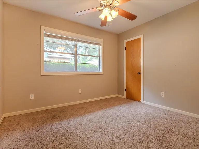 2308 Hillcrest Dr — Photo 14